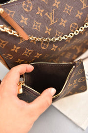 LOUIS VUITTON - Loop Hobo