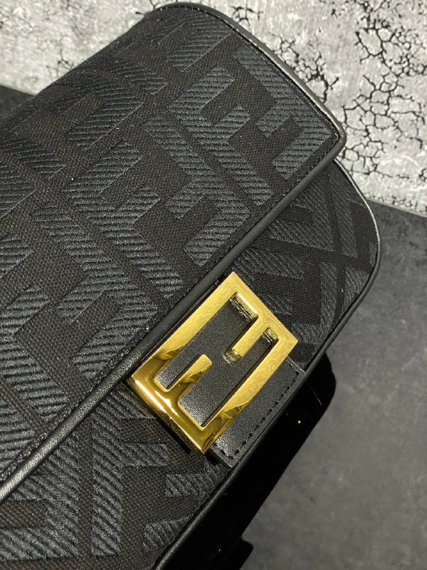 FENDI- Baguette Canvas