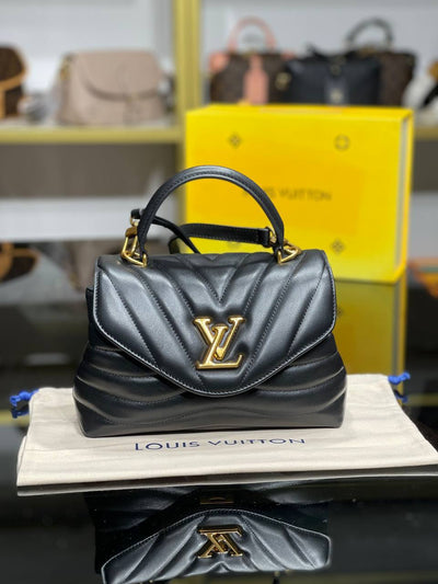 LOUIS VUITTON-HOLD ME