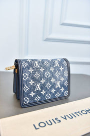 LOUIS VUITTON-Dauphine MM