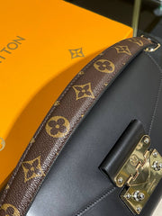 LOUIS VUITTON-SWING  BAG