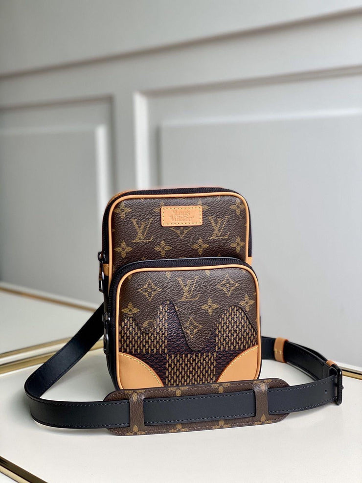 LV POUCH BROWN