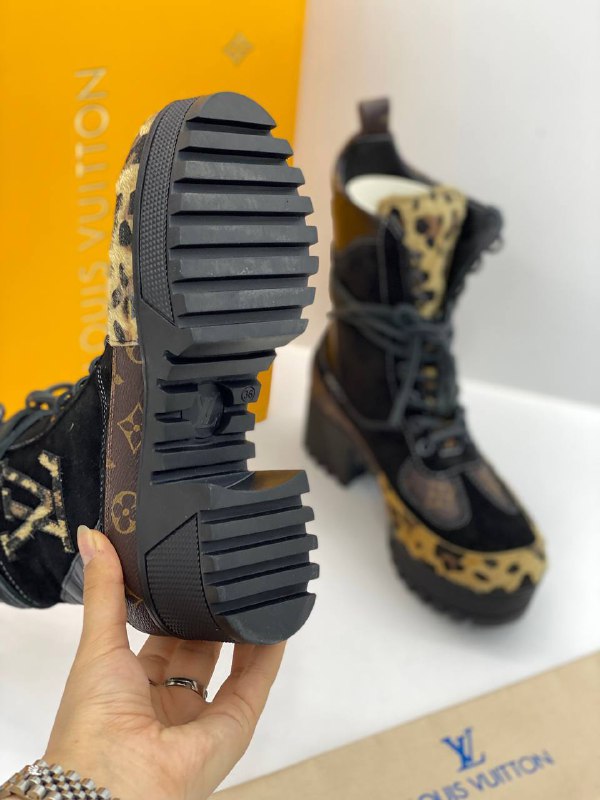 LOUIS VUITTON-LOUIS VUITTON  BOOTS