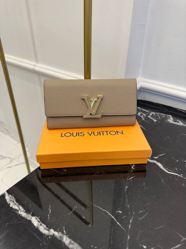 LOUIS VUITTON-WALLET