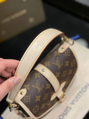 LOUIS VUITTON- Saumur BB