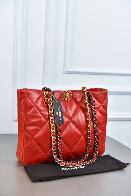 CHANEL - Shopping Bag