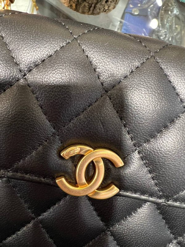 CHANEL-MINI HANDLE CLUTCH