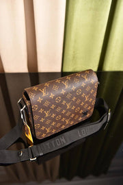 LOUIS VUITTON-District PM