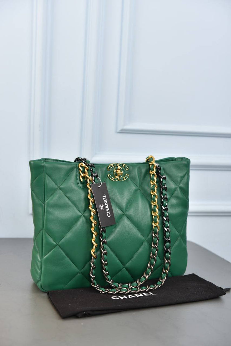 CHANEL - Shopping Bag