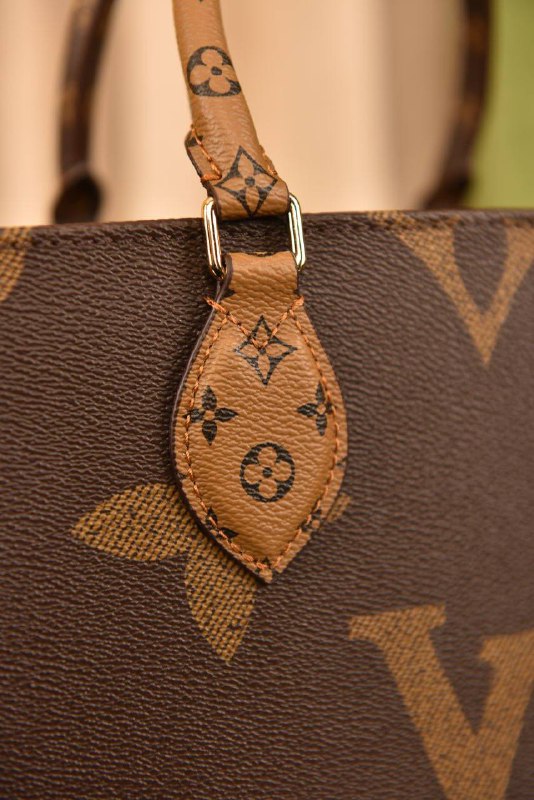 LOUIS VUITTON - Onthego MM Monogram