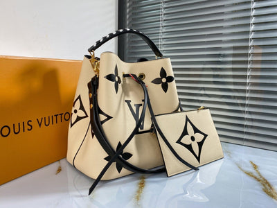 LV BAG MM CRAFTY CREAM