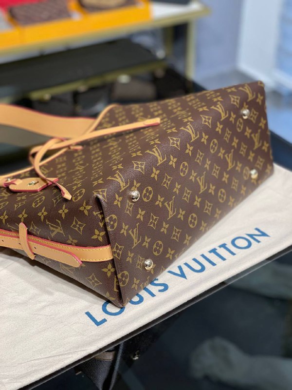 LOUIS VUITTON-CaryAll MM