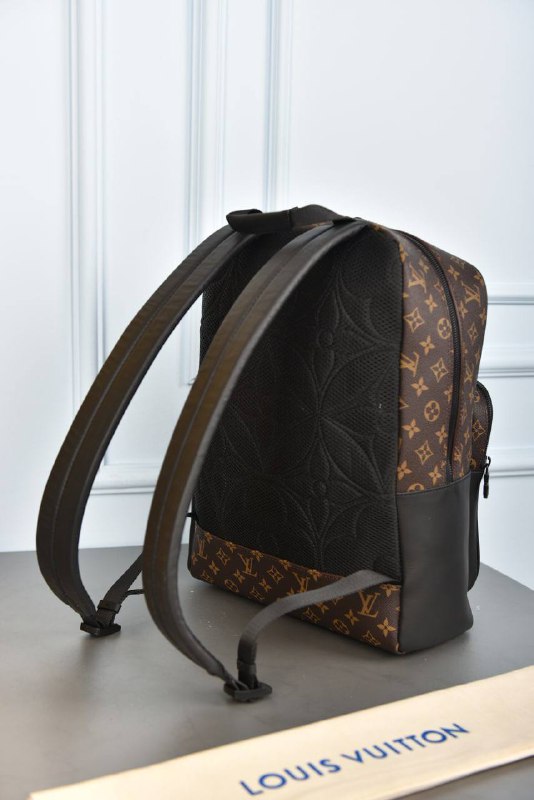 LOUIS VUITTON-Dean Backpack&nbsp;