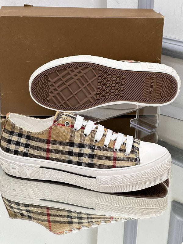 BBURBERRY-