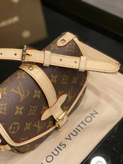 LOUIS VUITTON- Saumur BB