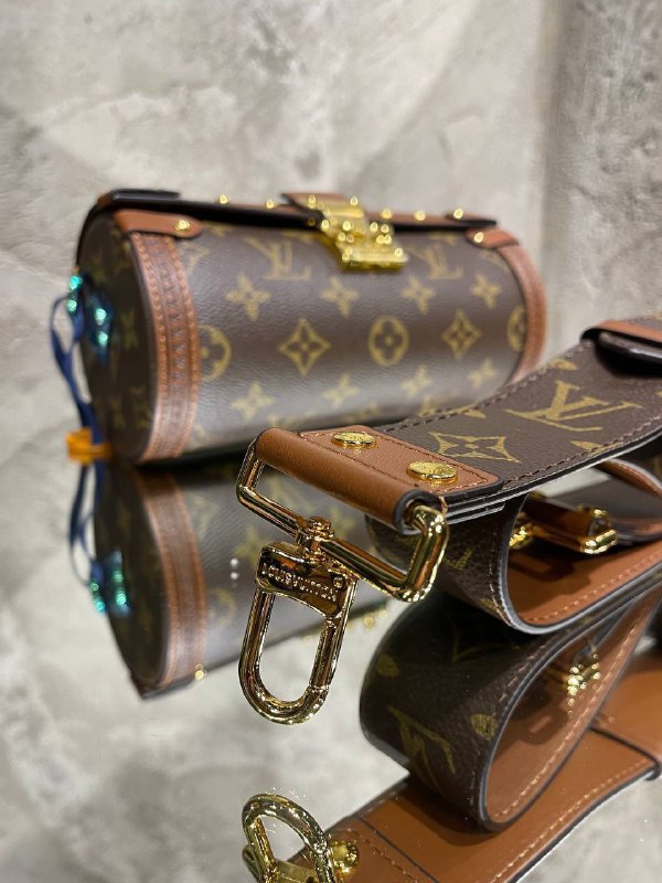 LOUIS VUITTON-Papillon trunk