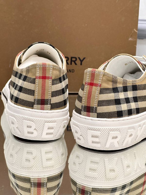 BBURBERRY-