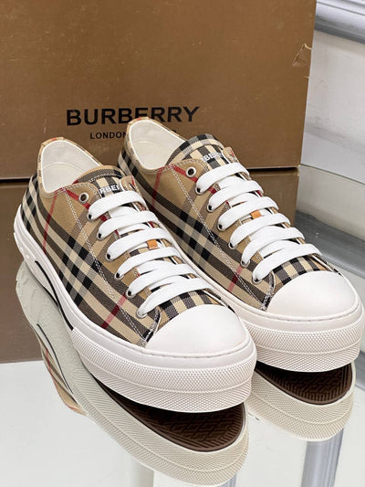 BBURBERRY-