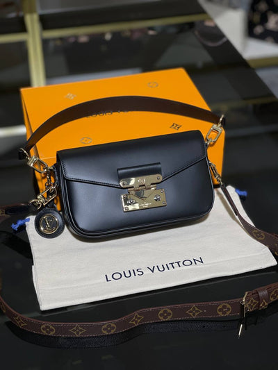 LOUIS VUITTON-SWING  BAG