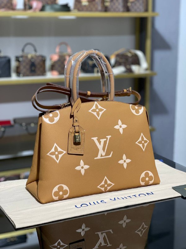 LOUIS VUITTON-Grand Palais Bicolor