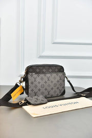 LOUIS VUITTON-Trio Messenger