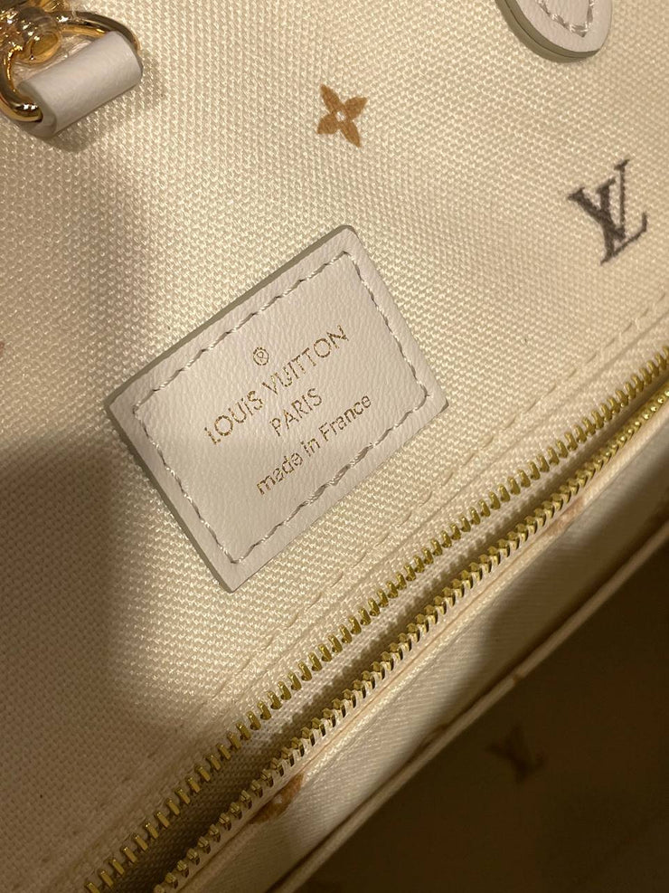 Louis Vuitton  - Onthego MM Tote Bag