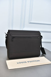 LOUIS VUITTON - Messenger